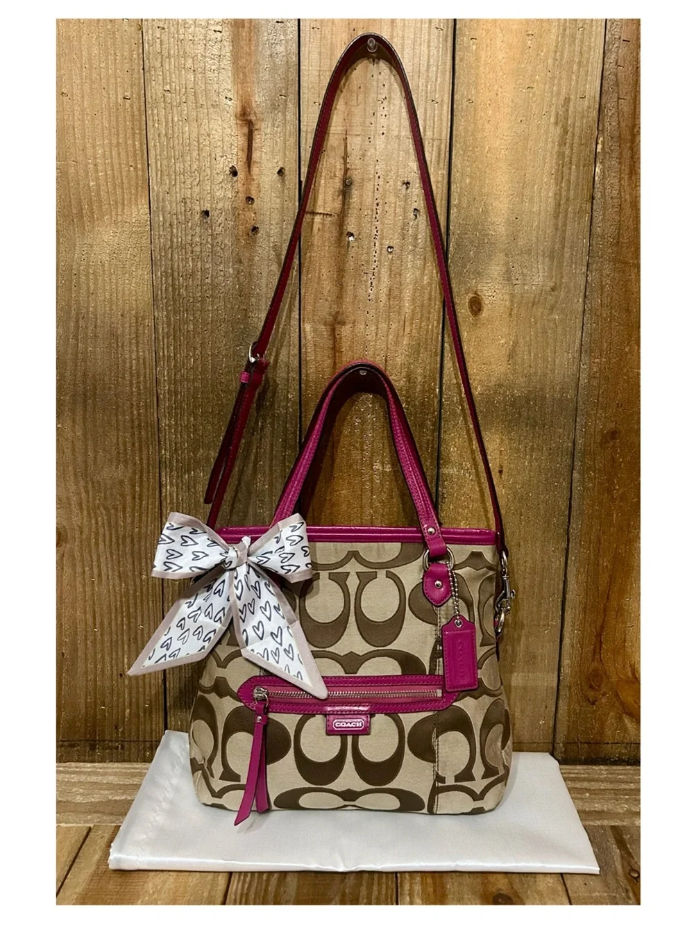 Coach Daisy Outline Signature Emma Tote with Free Scarf & Dust Bag. - Picture 9 of 16